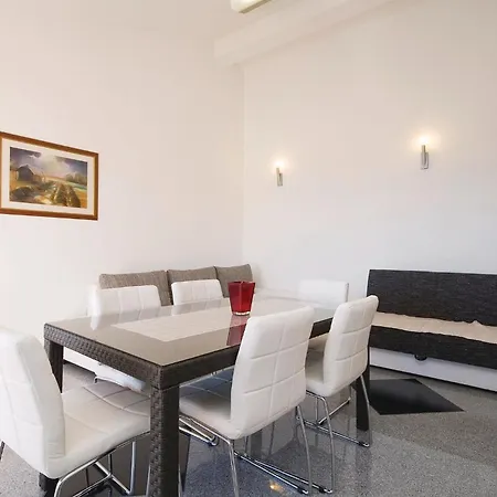 Awesome In With House Sea View